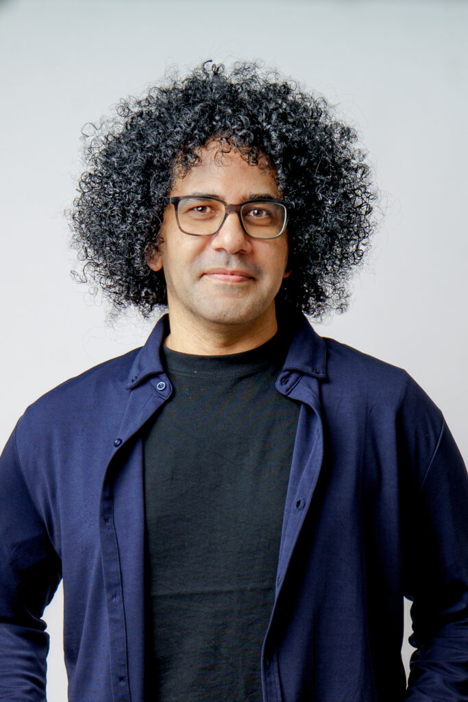 Portraitfoto von Adel Azazi